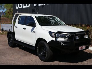 2020  Toyota Hilux SR Dual Cab Chassis (Glacier White) Used Car Thumbnail