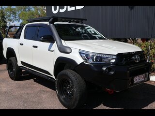 2018  Toyota Hilux Rugged X Double Cab Dual Cab (Crystal Pearl) Used Car Thumbnail